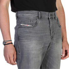 Load image into Gallery viewer, Diesel Jeans